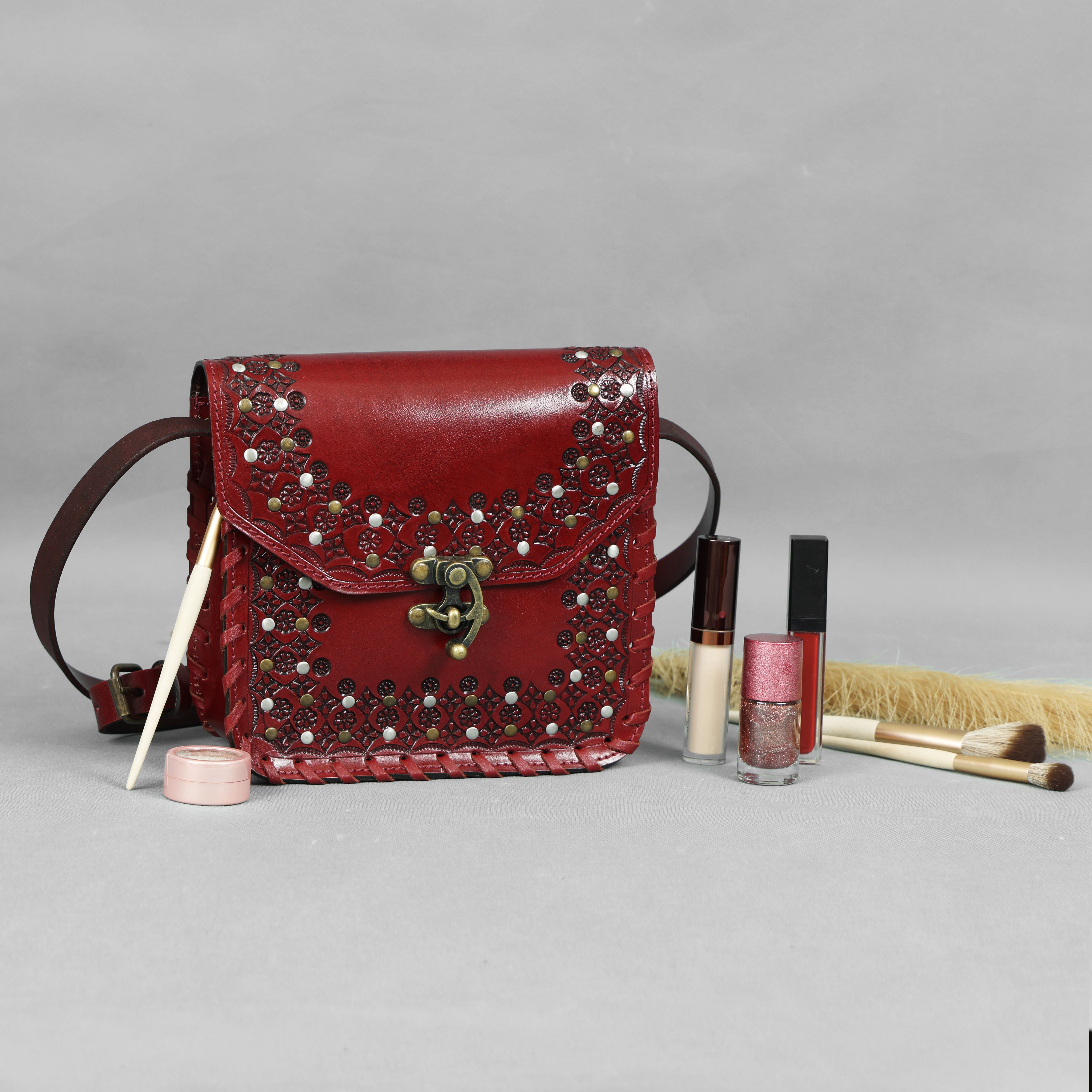 Vintage Red Leather Saddle Bag – Handcrafted Tooled Crossbody Purse(EL-GM-41-ON)