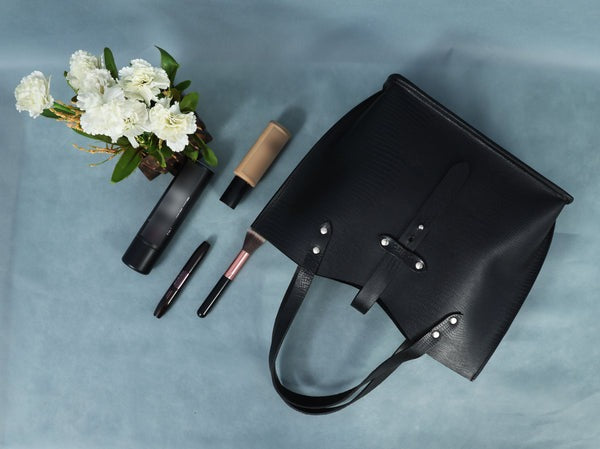 Handcrafted Leather Tote Bag – Black Tooled Carryall for Everyday Use(1404 e)