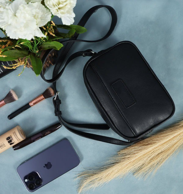 Premium Black Leather Sling Bag – Lightweight Crossbody Purse(BG-1754)