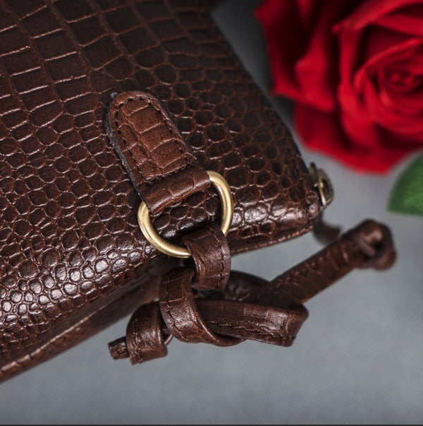 Premium Leather Laptop Tote Bag – Handcrafted Women’s Work & Travel Shoulder Bag | Stylish Brown Croc-Embossed Design