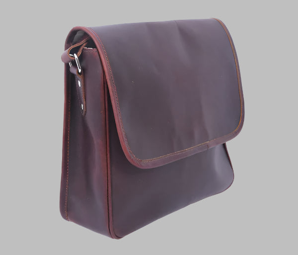 Cherry Brown Leather Messenger Bag – Classic Unisex Crossbody for Work & Travel(BG-1276)