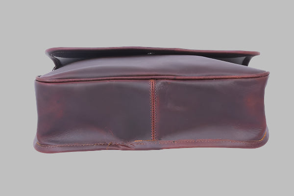 Cherry Brown Leather Messenger Bag – Classic Unisex Crossbody for Work & Travel(BG-1276)