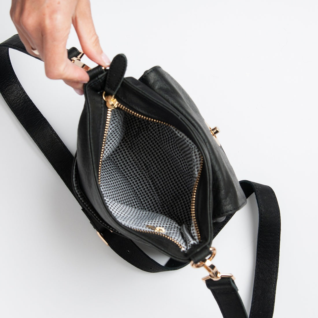 Premium Leather Crossbody Bag – Compact Everyday Satchel for Women(EL-GM-8442-R)