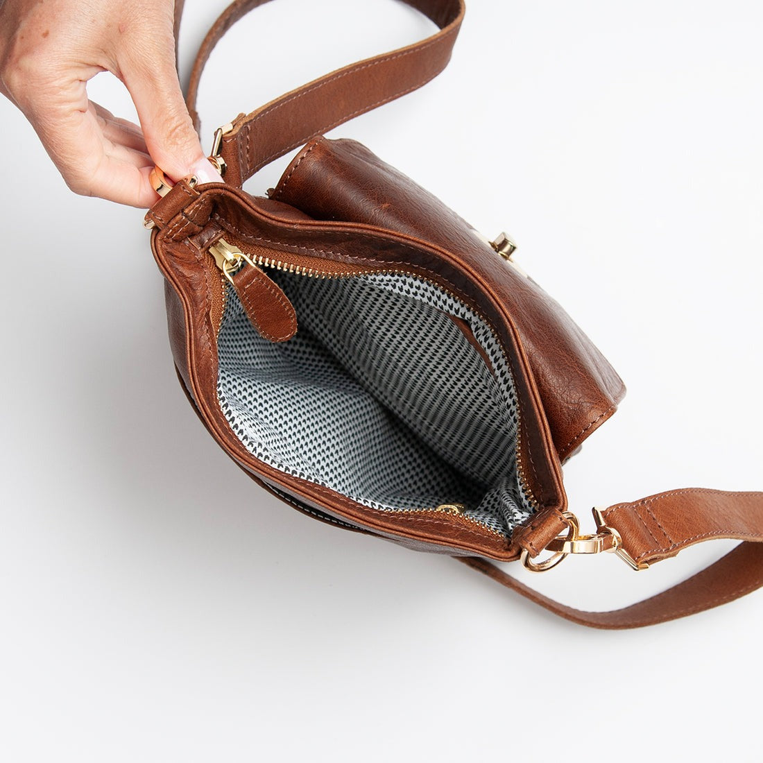 Premium Leather Crossbody Bag – Compact Everyday Satchel for Women(EL-GM-8442-R)