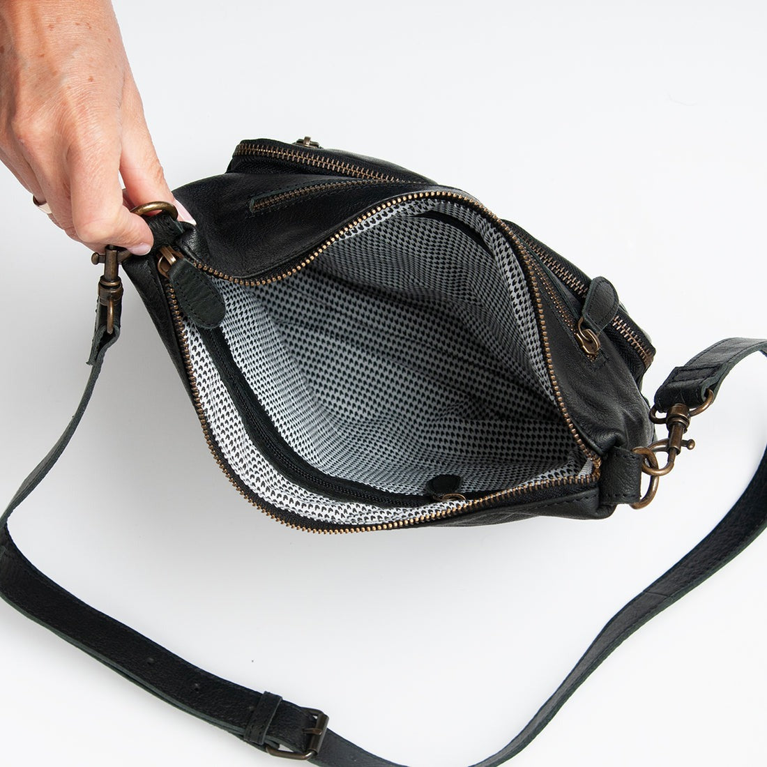 Vintage Leather Crossbody Bag – Convertible Everyday Companion(EL-GM-8441-R)