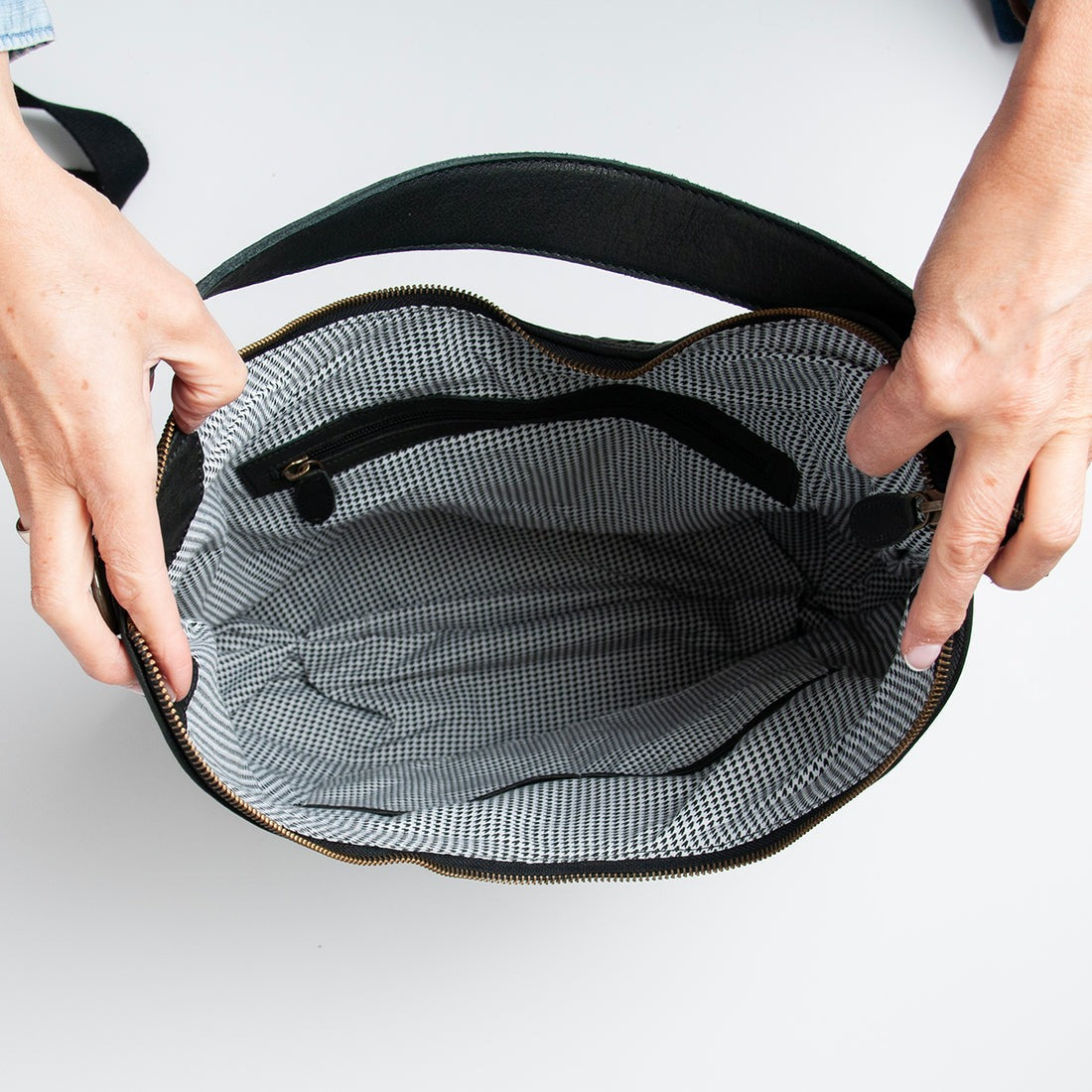 Small Braided Leather Hobo Bag – 2-Strap Shoulder & Crossbody Tote | Handwoven Genuine Leather(EL-GM-8436-R)