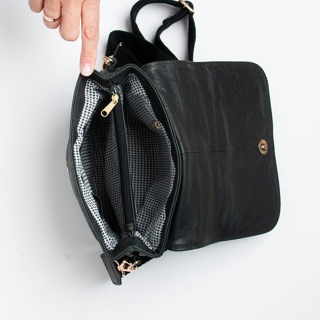 Essential Leather Crossbody Bag – Classic Everyday Shoulder Bag(EL-GM-8434-R)