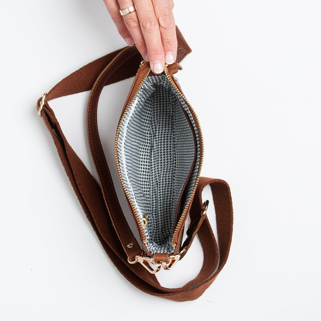 The Harper Leather Sling Clutch – Genuine Leather Crossbody Bag(EL-GM-8435-R)