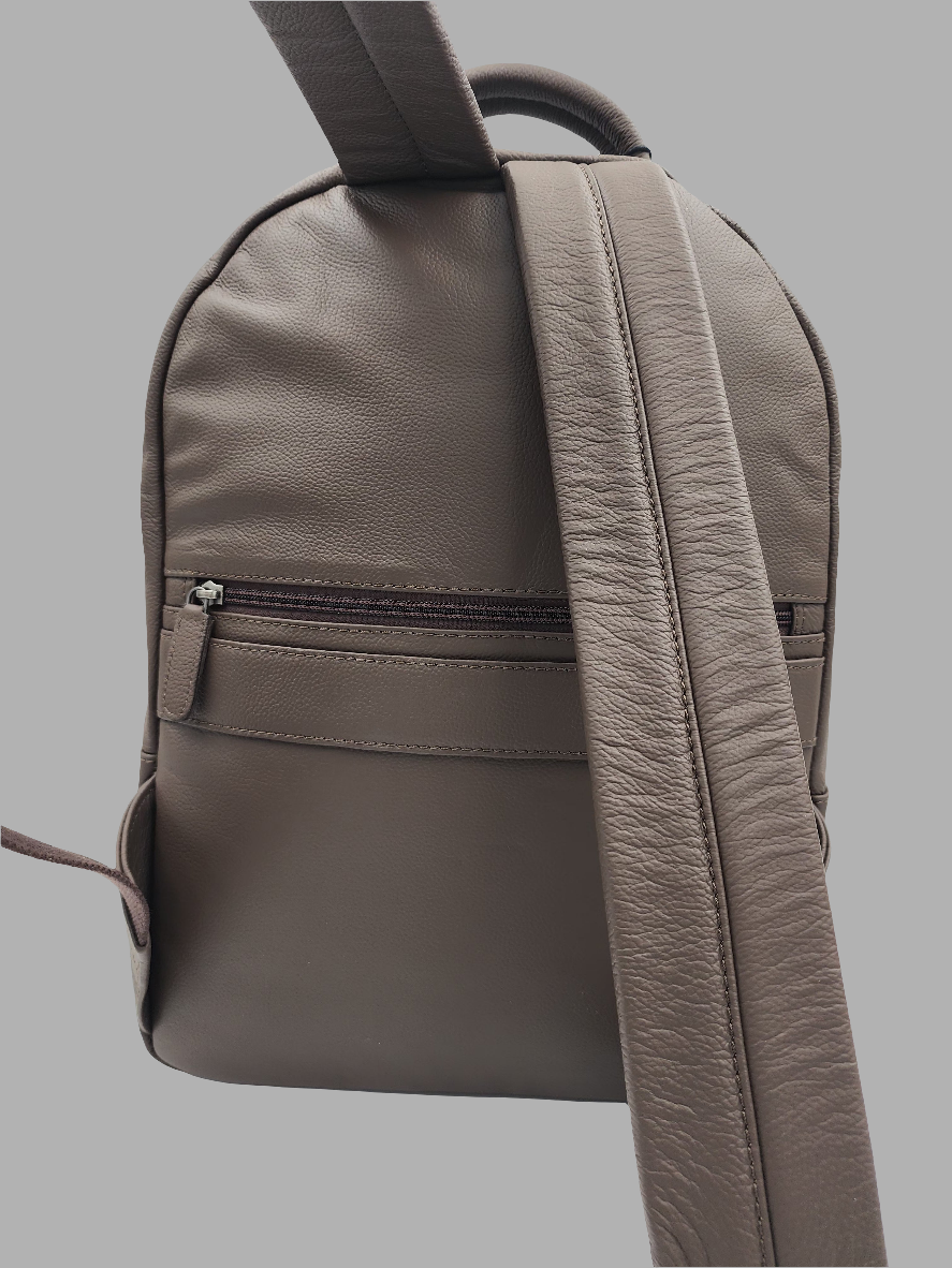 Premium Leather Laptop Backpack – Minimalist & Durable(EL-GM-29-E-PEBBLED)