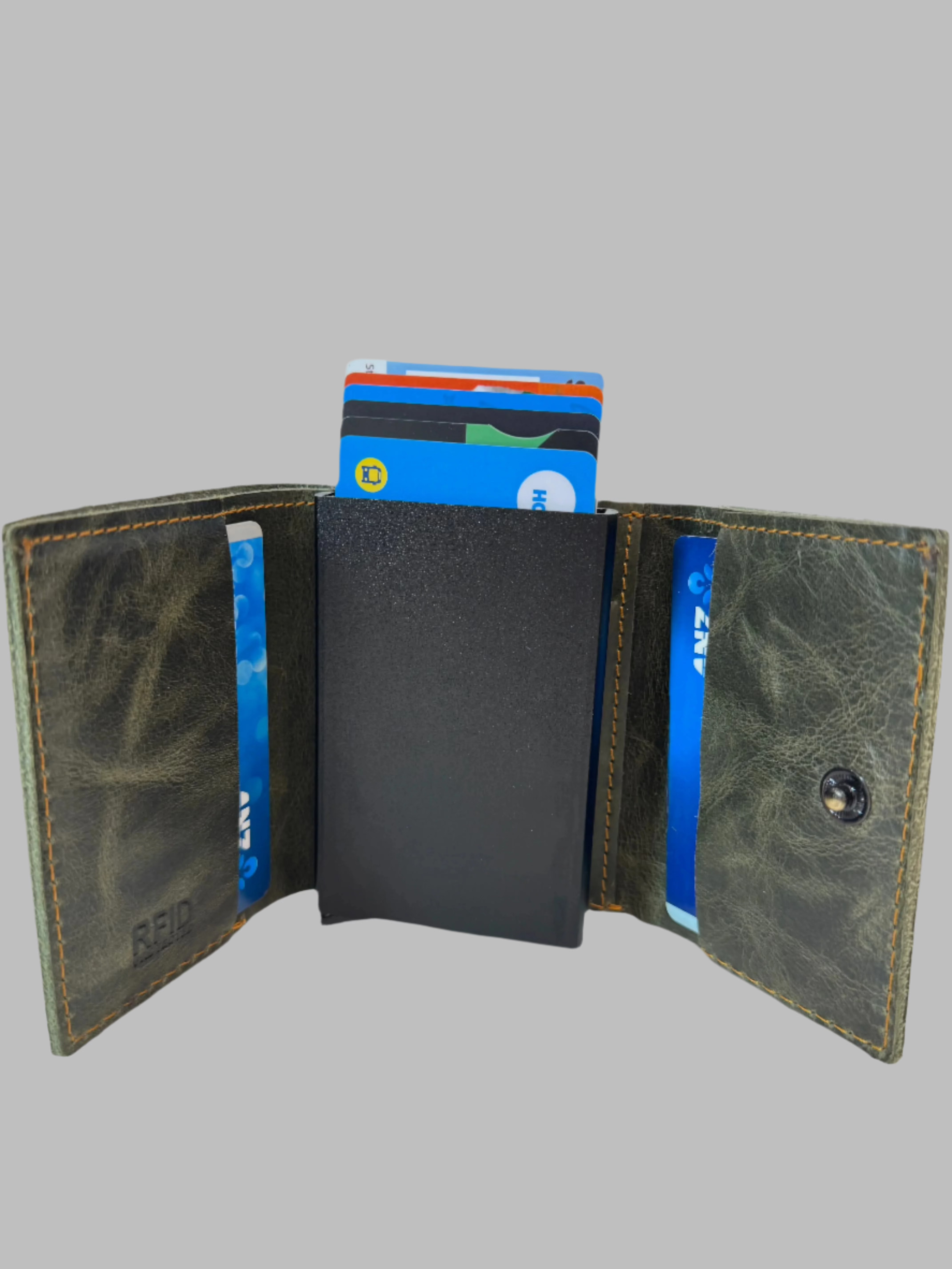 Naked crunch wallet with pop-up aluminum card case (541)