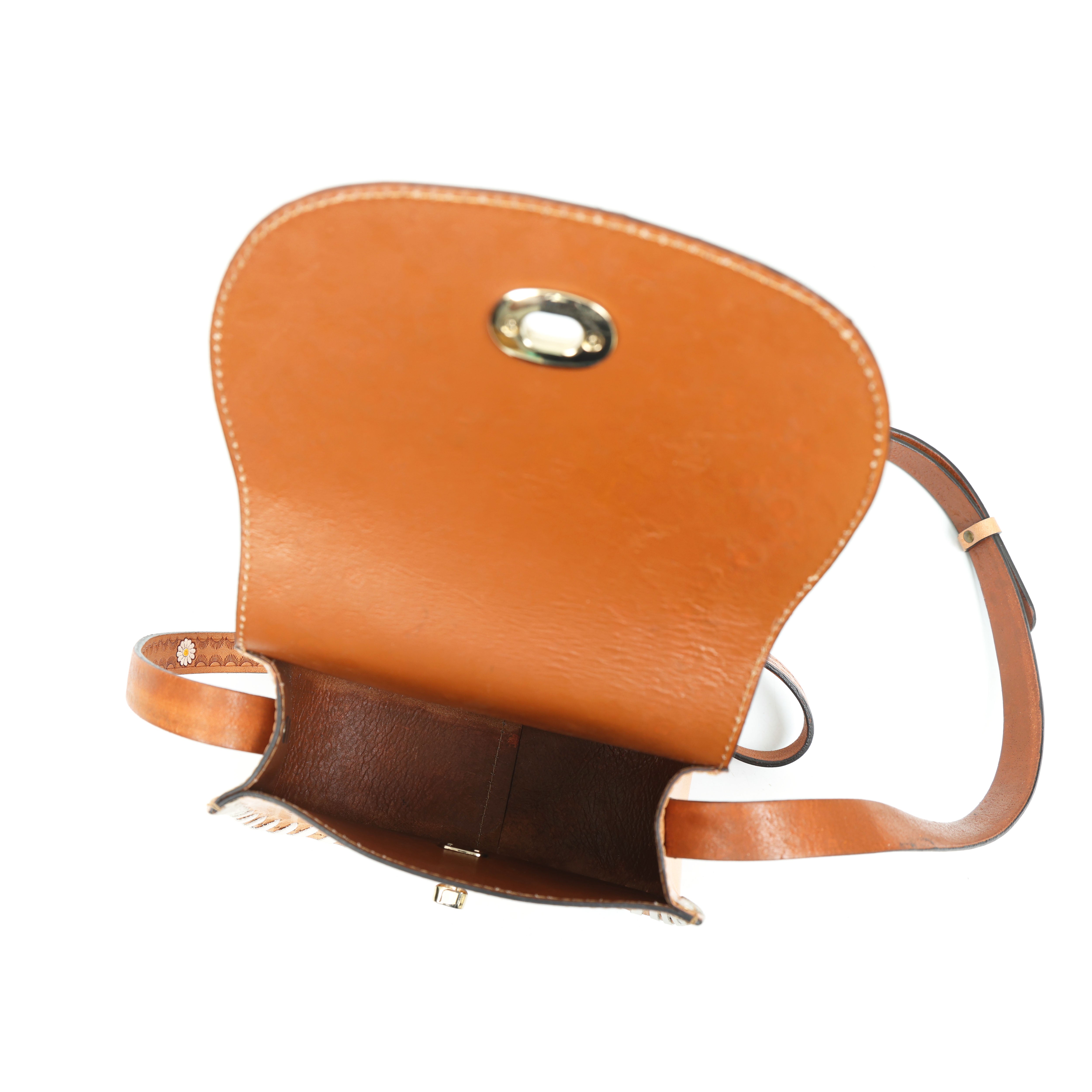 Natural Peachy Leather Daisy Saddle Bag – Hand-Tooled Crossbody(EL-GM-46-ON)