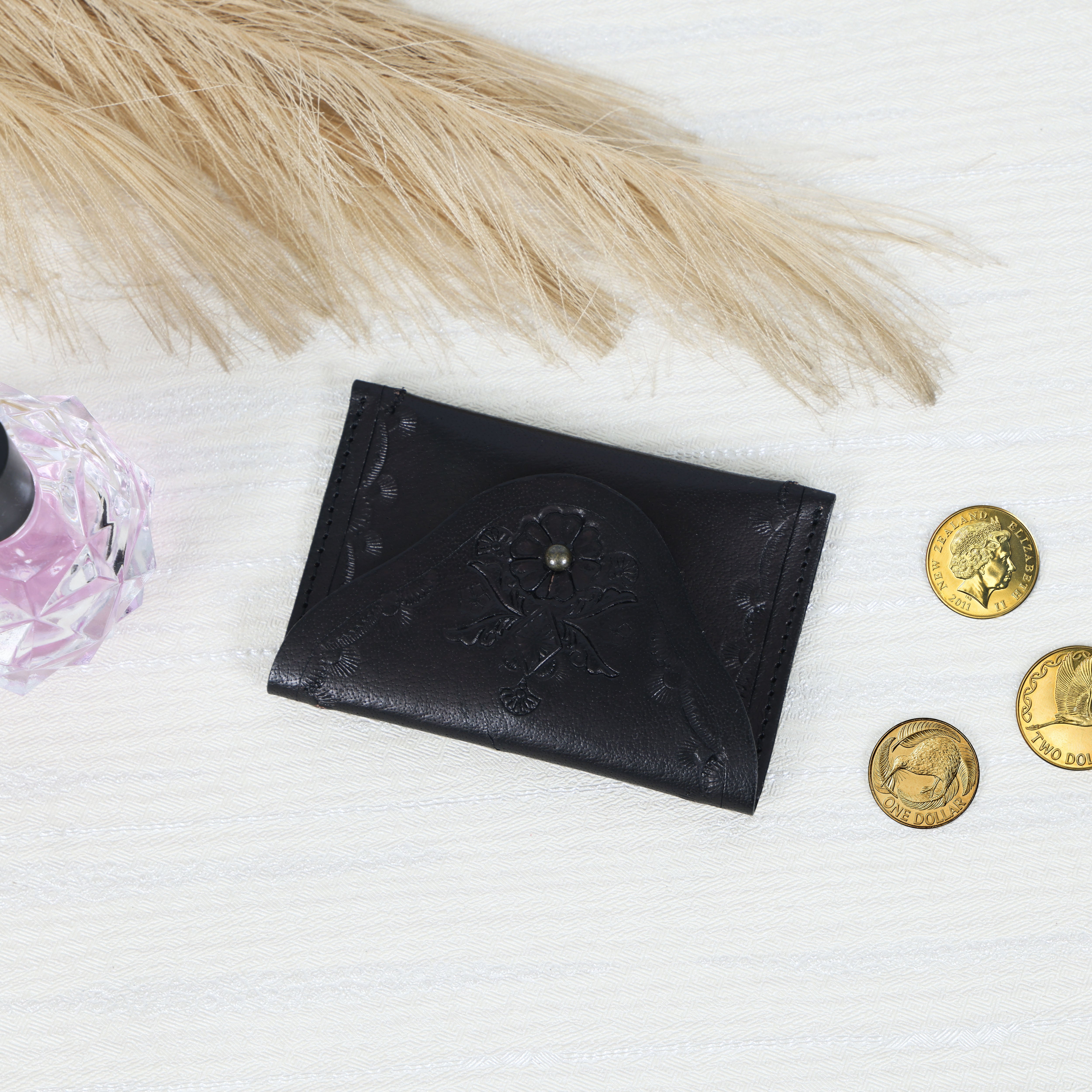 Handcrafted Floral Embossed Leather Coin, Card Pouch | Black | GM Leather(gm-45-on)