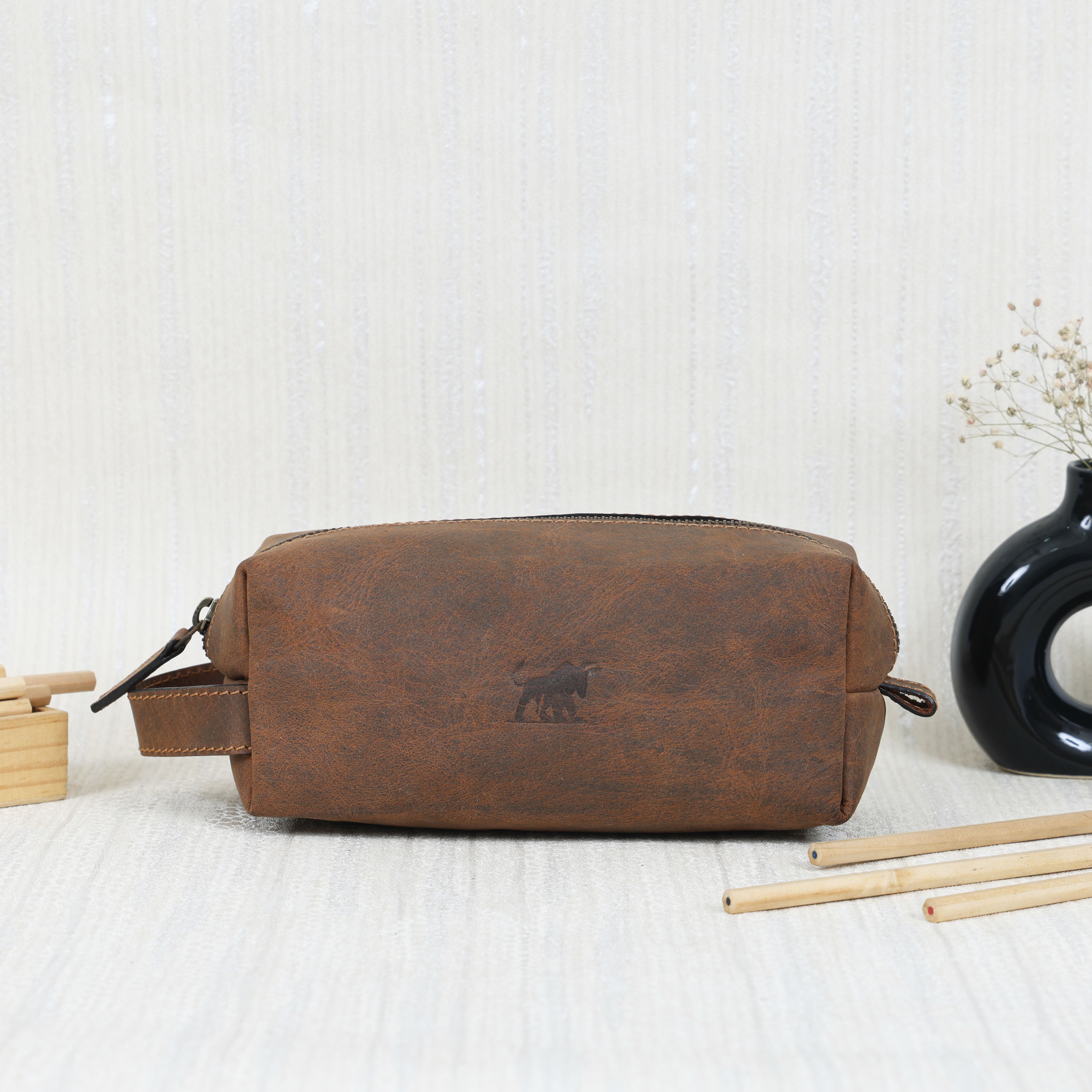 GM Leather Handcrafted Buffalo Leather Toiletry Bag (EL-GM-355-B-E)