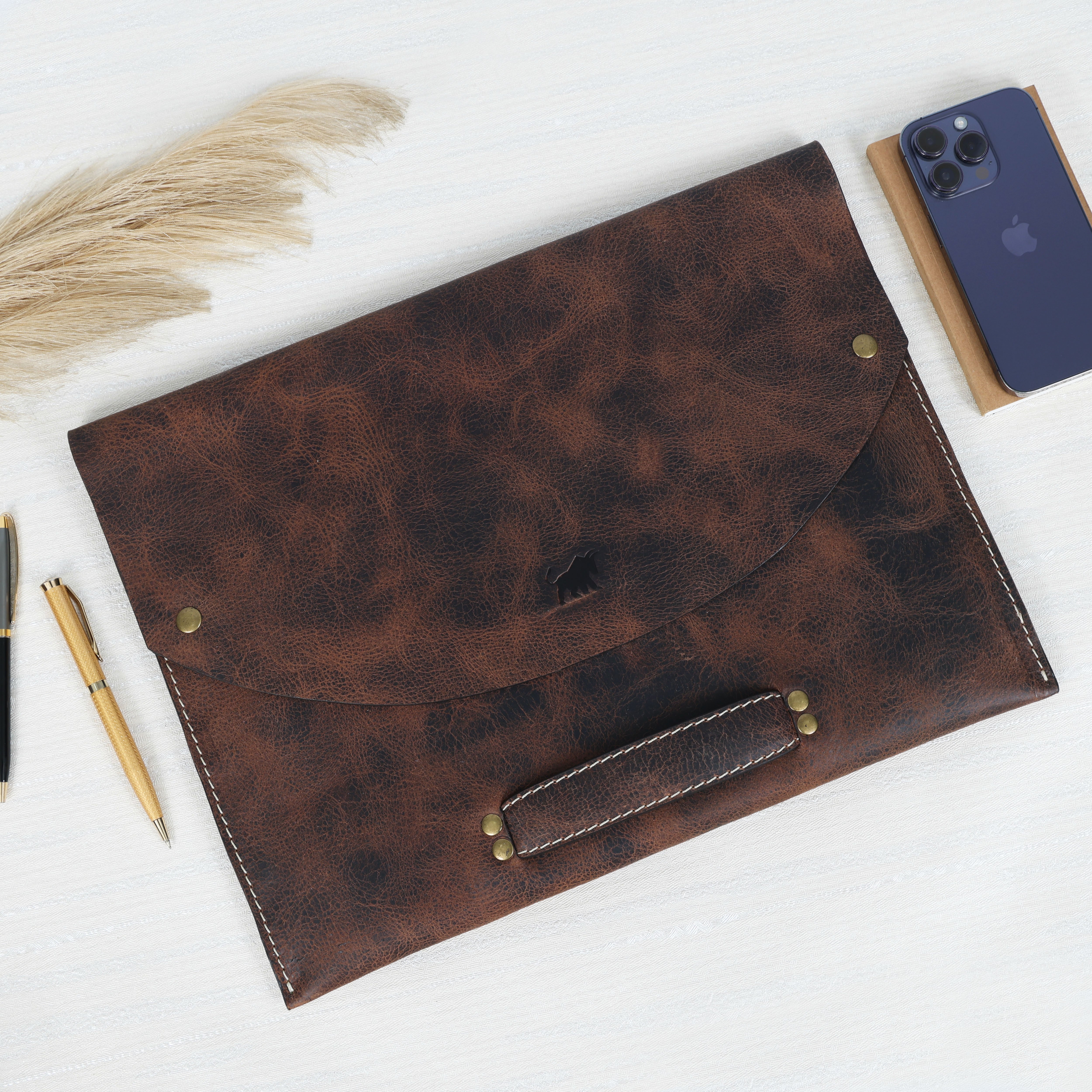 Luxury Full-Grain Leather iPad/Laptop Sleeve, Distressed Brown(EL-GM-514)