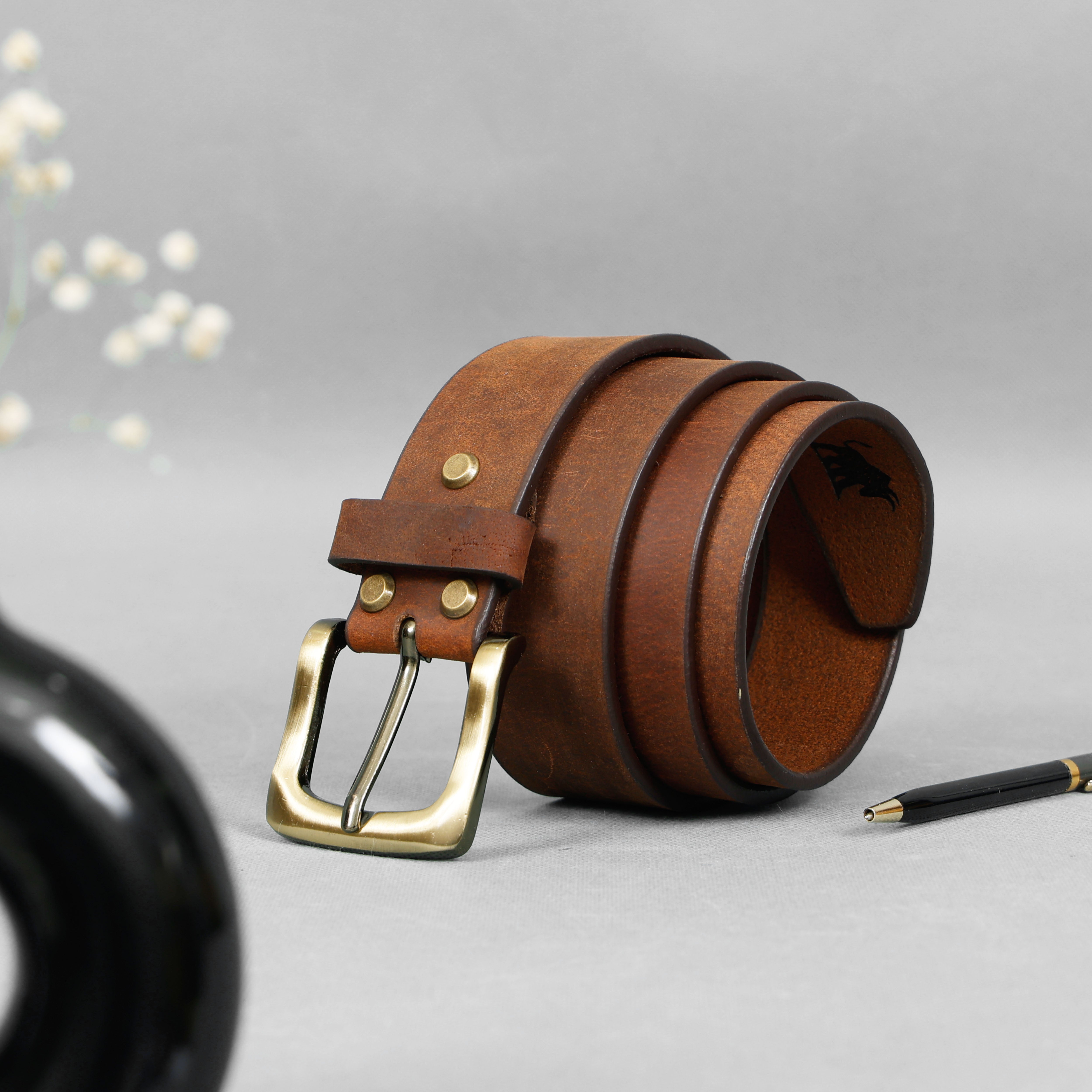 The Onyx Buckle Full Grain Leather Belt - Hunter Nubuck