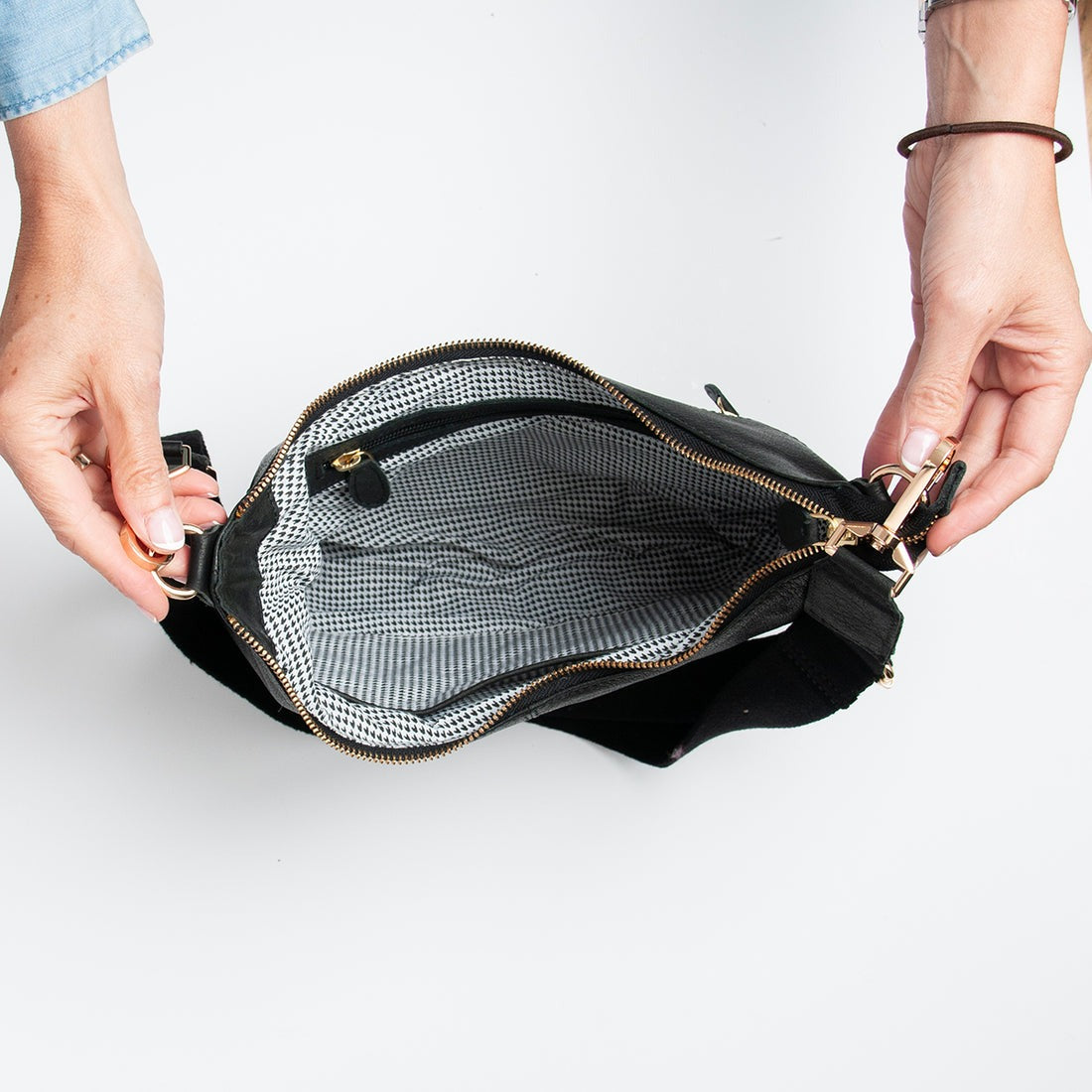 Handwoven Leather Crossbody Bag – Premium Soft Leather Purse for Everyday Use(EL-GM-8440-R)